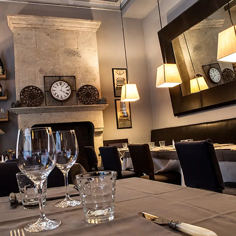 Convivium, Milan, Milan
