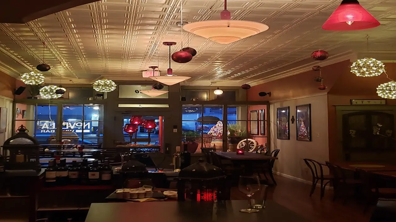 Novella Wine Bar, Saint Louis, MO