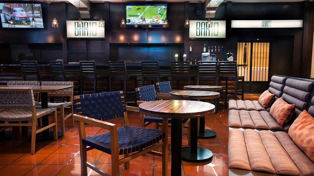 Bar 10, La Ribera de Belen Heredia, Outside US
