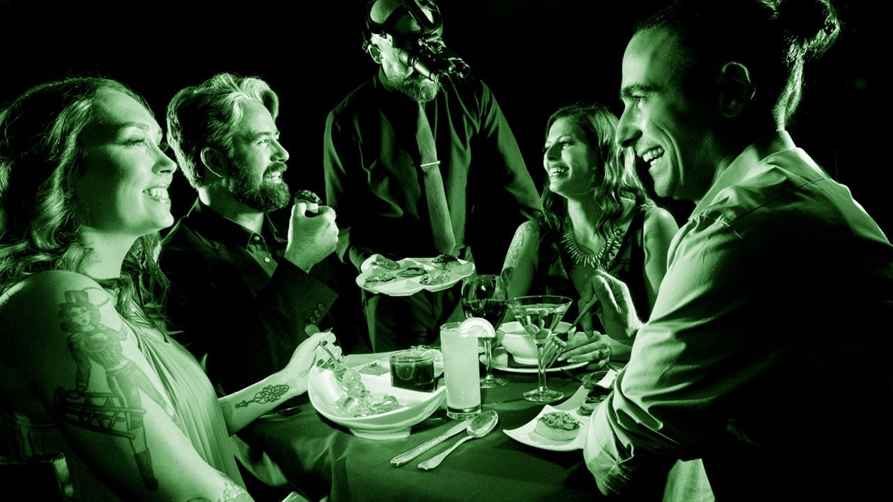 BLACKOUT - Dining in the Dark