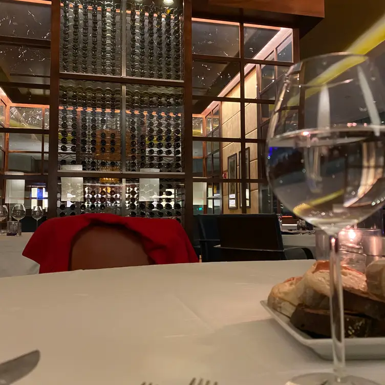Sam and Harry's - Renaissance Schaumburg - Permanently Closed, Schaumburg, IL