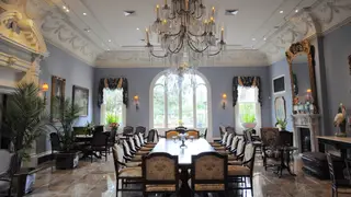 Una foto del restaurante The Carriage House