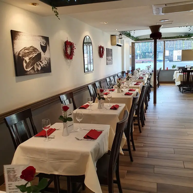 L`Affamato Walton on Thames, Walton on Thames, Surrey