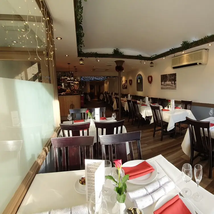 L`Affamato Walton on Thames，SurreyWalton on Thames