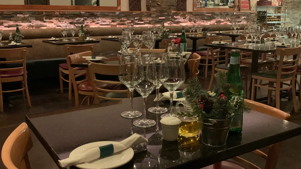 Moura Bistro, Naples, FL