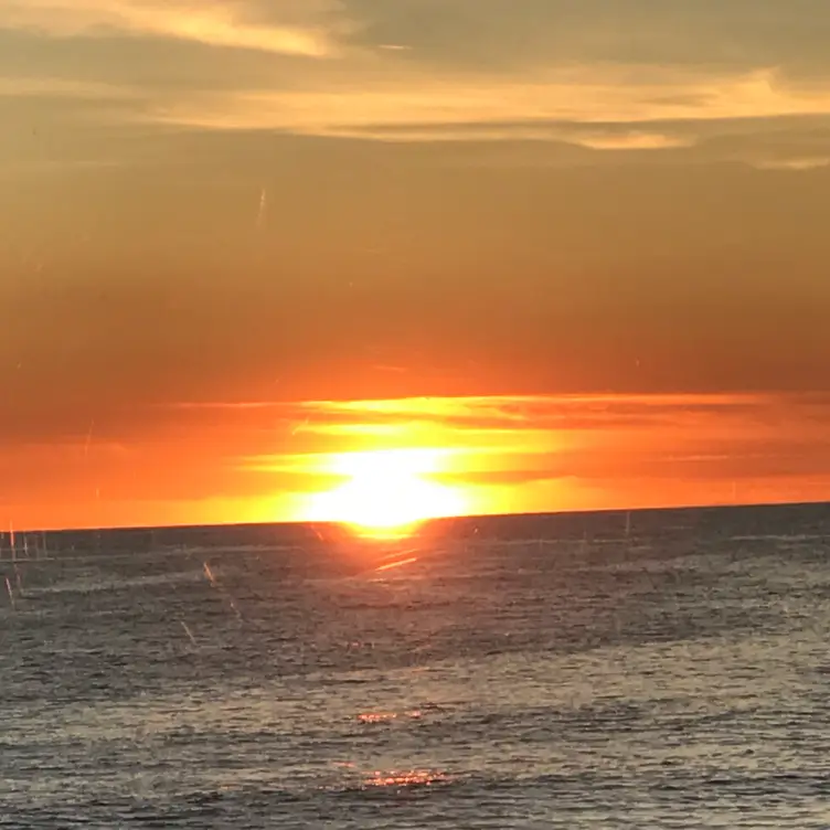 Gladstones, Pacific Palisades, CA