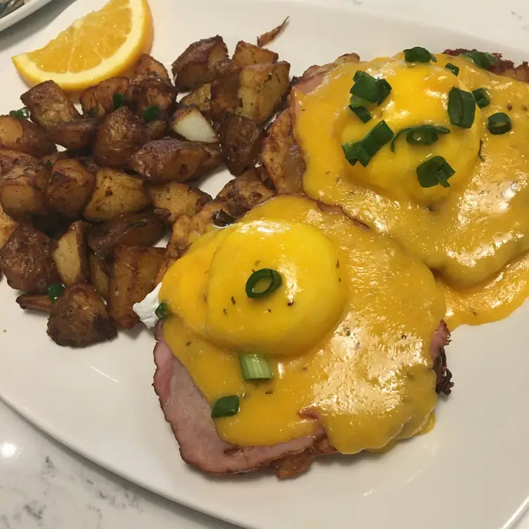 Bea's Eatery, Calgary, AB