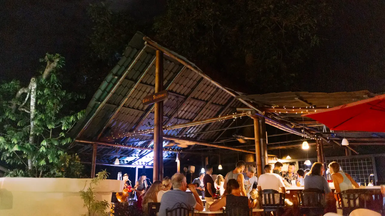 Colina's Steak House and Pizza, Manuel Antonio, Outside US