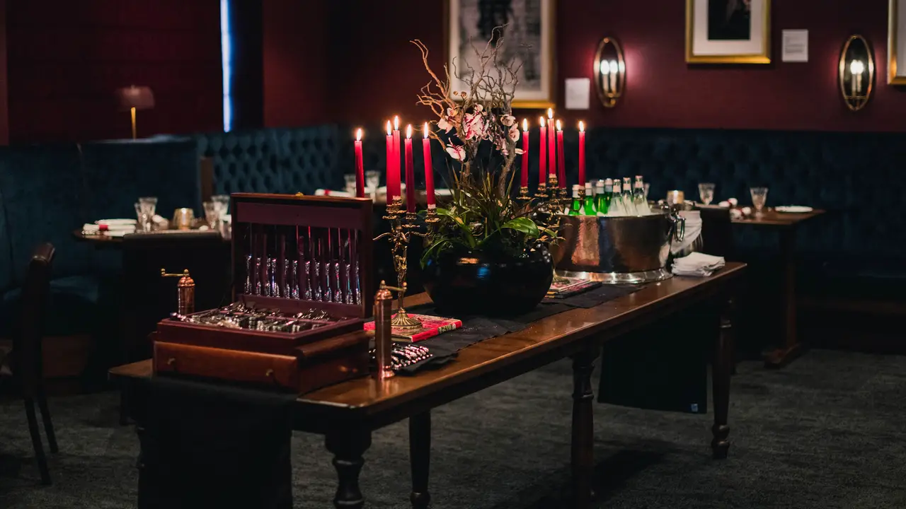 The Dark Room，WIMilwaukee