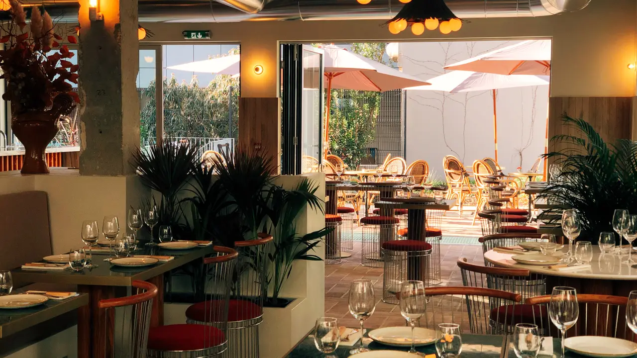 Laïa, Paris, Paris