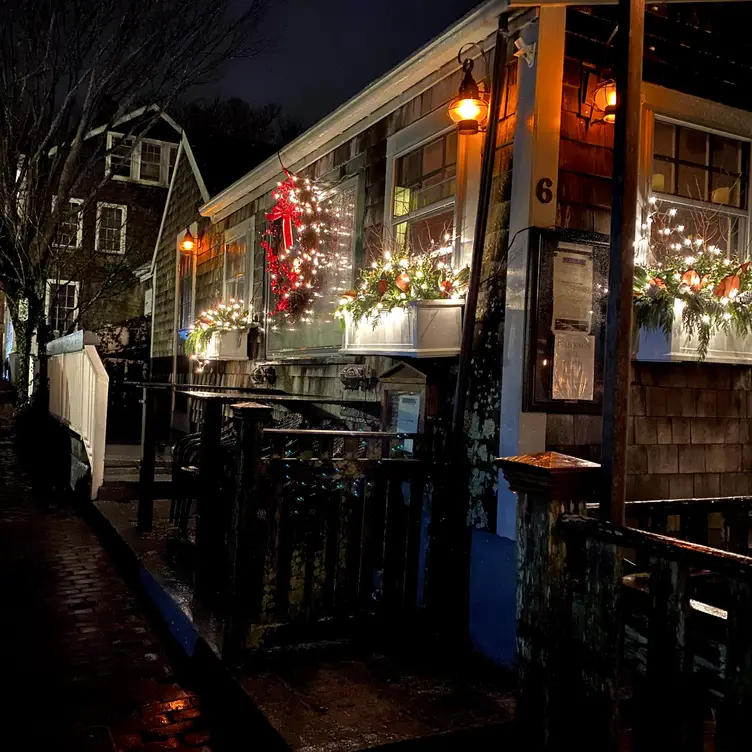 Queequeg's, Nantucket, MA