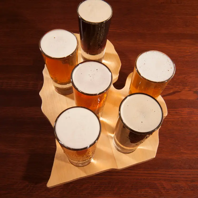O'Malley's - Crowne Plaza Auburn Hills, Auburn Hills, MI