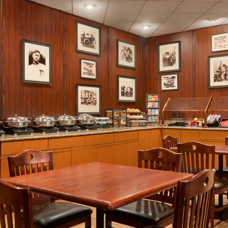 O'Malley's - Crowne Plaza Auburn Hills, Auburn Hills, MI