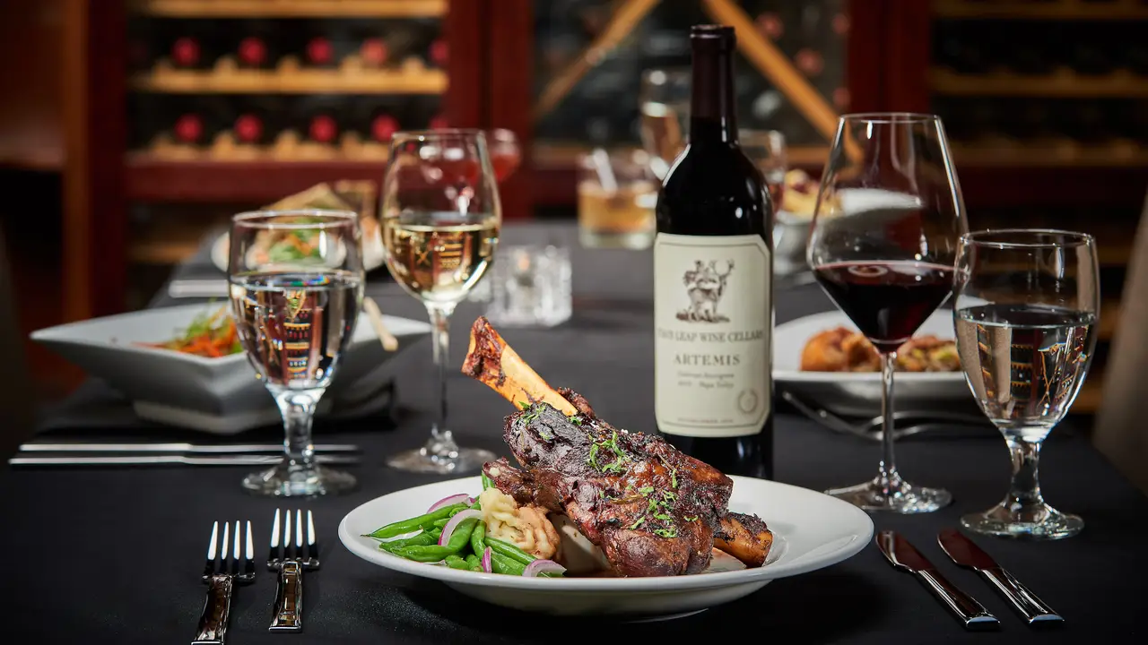 Divani, Grand Rapids, MI
