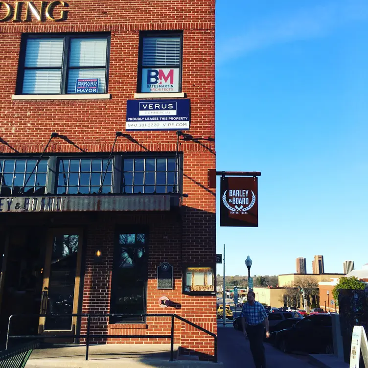 Barley & Board, Denton, TX