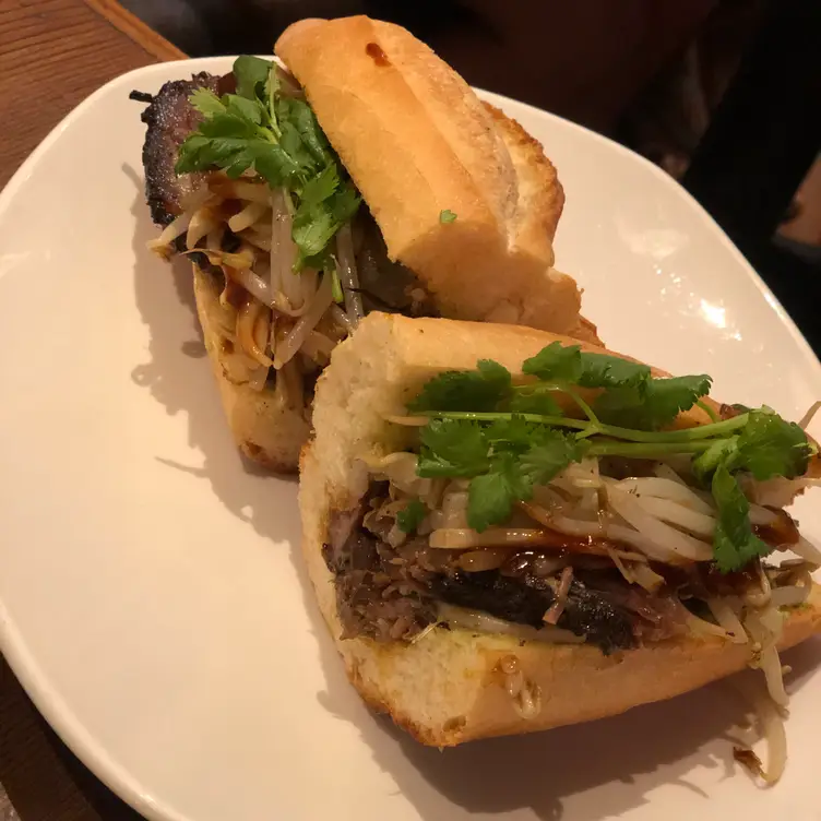 Piggy Smalls, Honolulu, HI