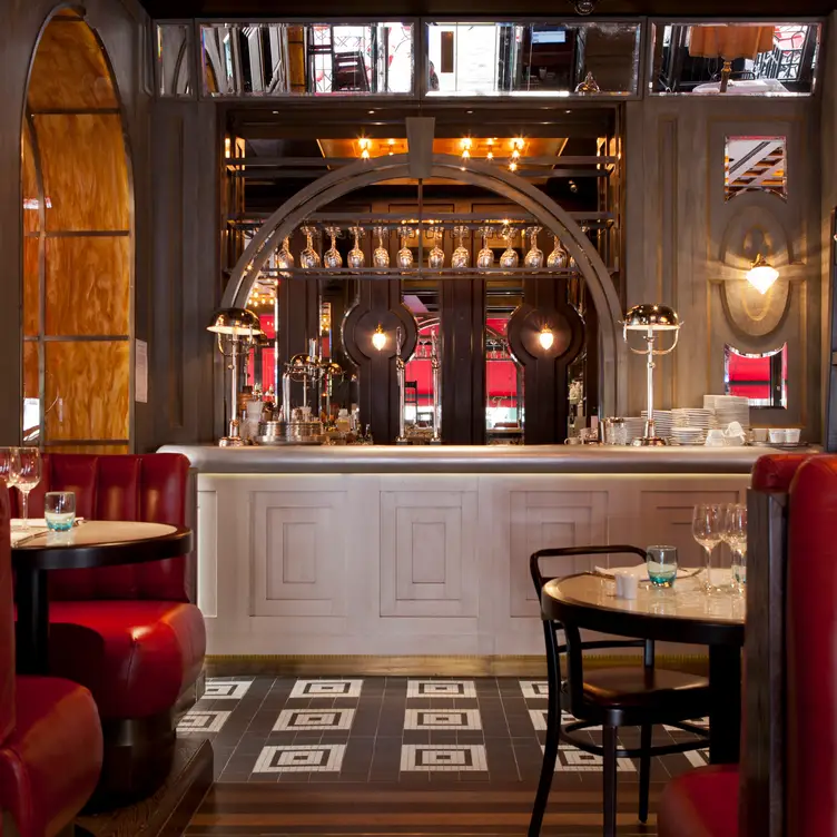 Tuttons, London, 
