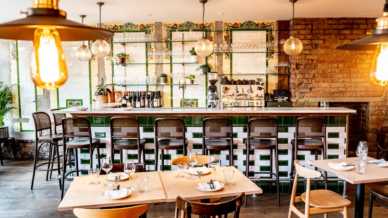 Lyon's Seafood & Wine Bar, London, London