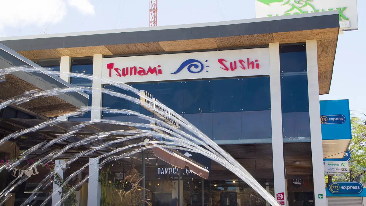 Tsunami Sushi - Jacó, Jaco Beach Jaco Puntarenas, costa rica