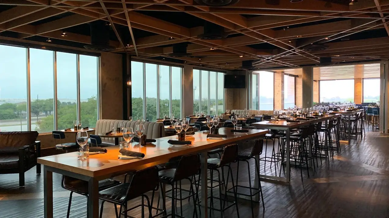 Craft & Vine Taproom & Eatery, Roanoke, TX