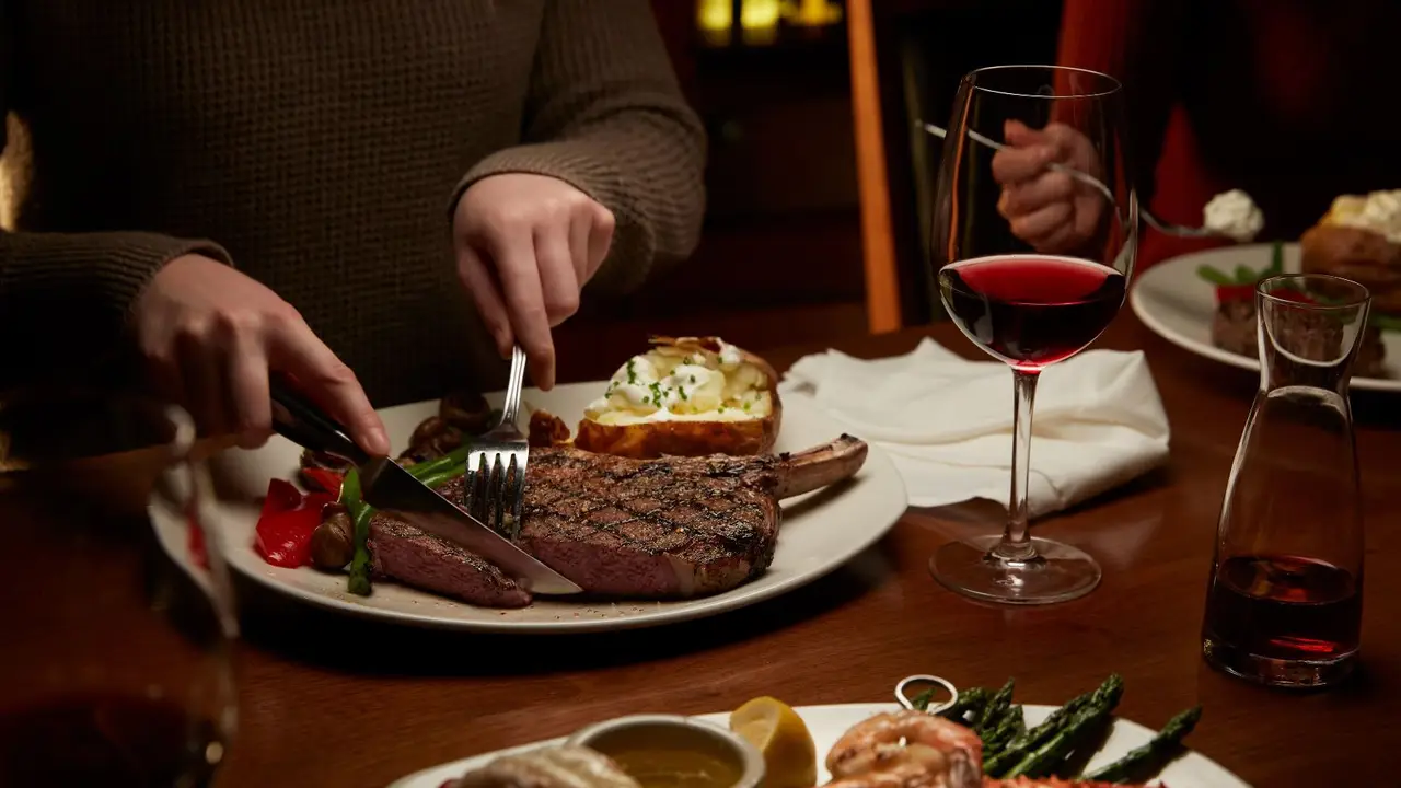 The Keg Steakhouse + Bar - 8th Street Saskatoon, Saskatoon, SK