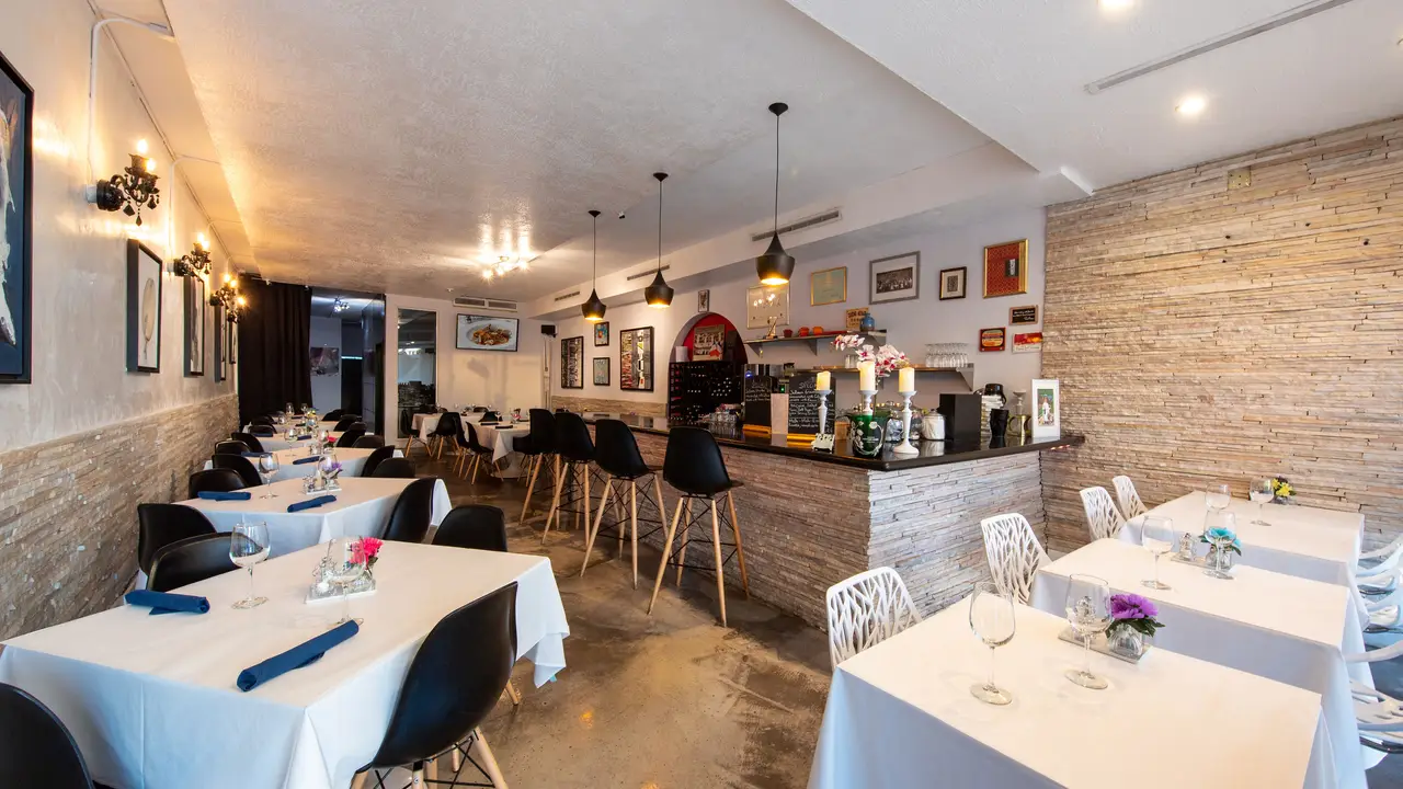 M & V CAFE, North Miami, FL