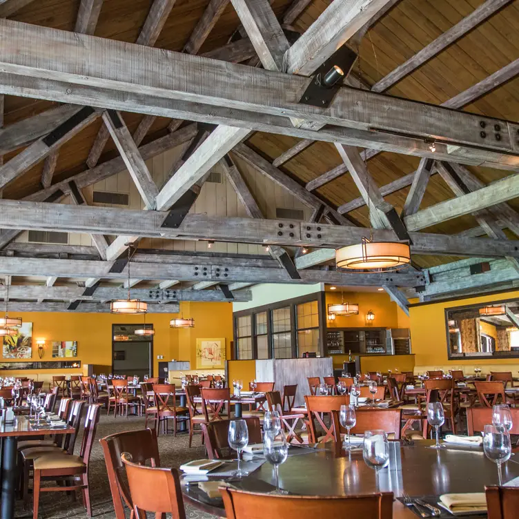 240 Dining Room - 240° West, Fontana, WI