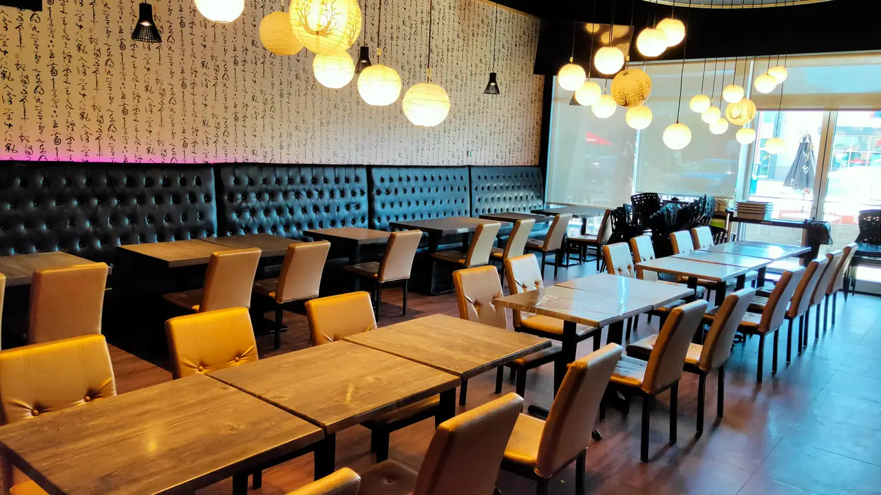 Mitsuki Sushi - Dix30, Brossard, QC