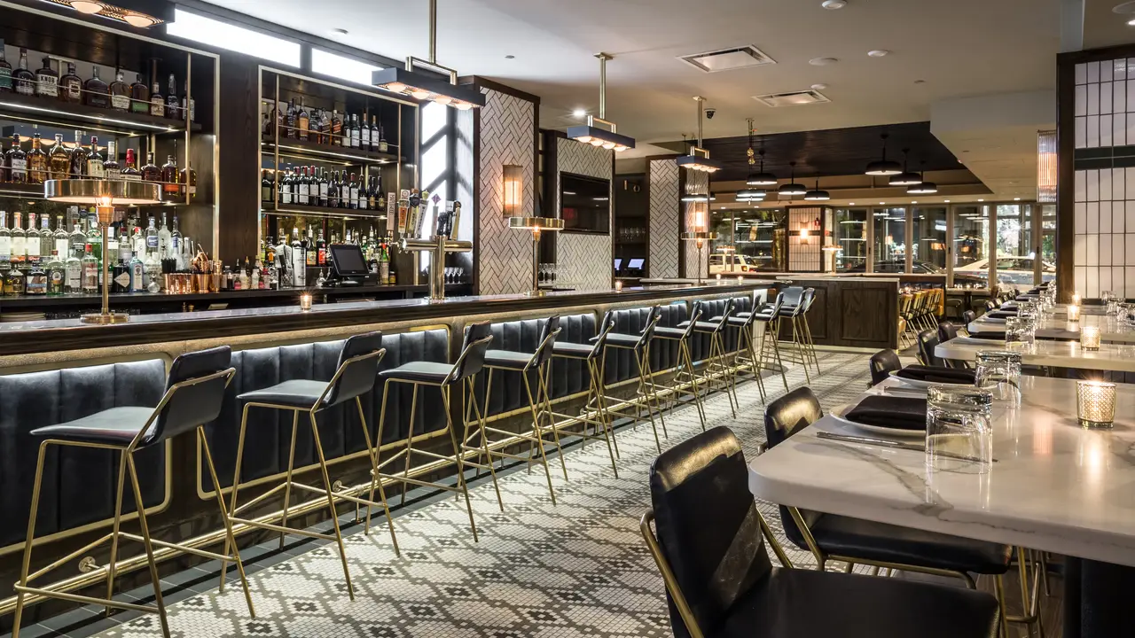 The Kennison, Chicago, IL