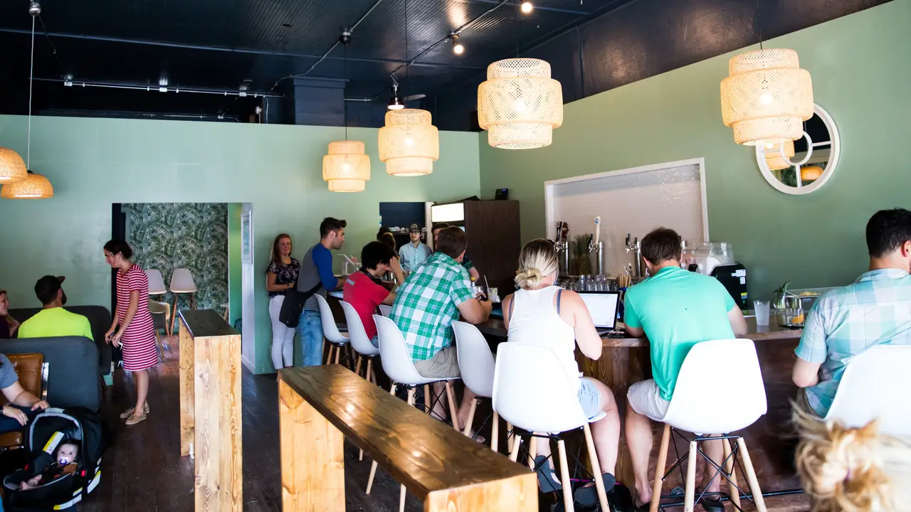 Pool House Kitchen & Bar, Manhattan, KS