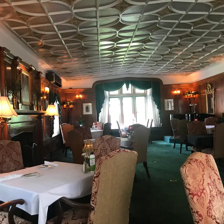 The English Inn, Eaton Rapids, MI