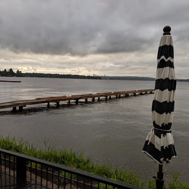 BeachHouse bar + grill, Kirkland, WA
