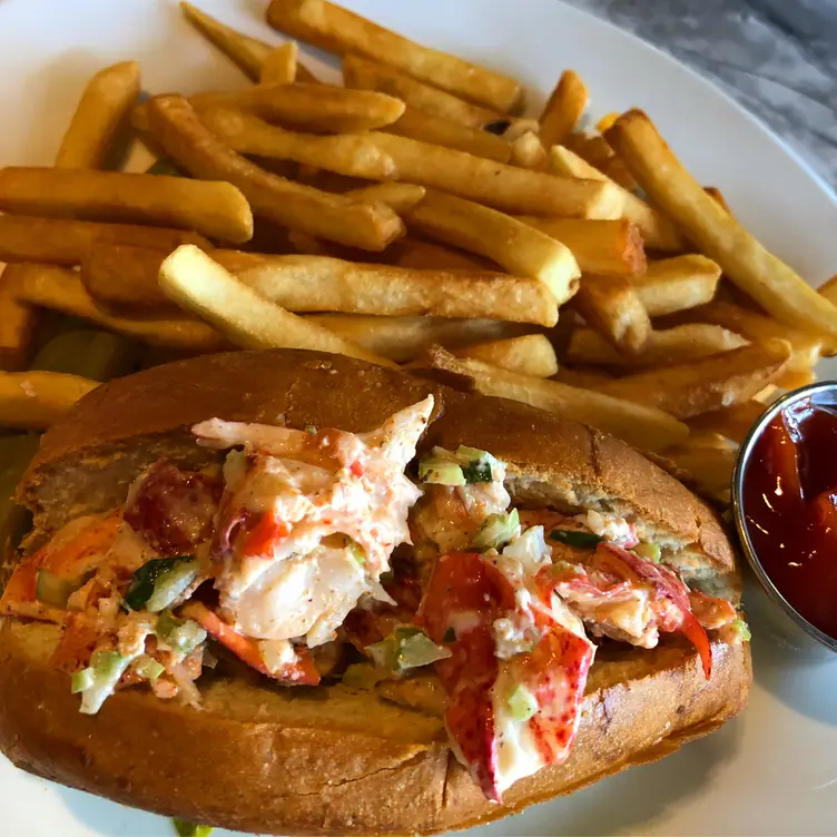 Harbor Mist Restaurant, Cold Spring Harbor, NY