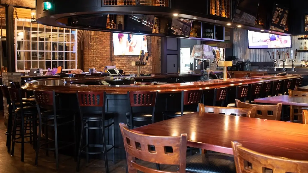 McVee's Pub & Grub MI Troy