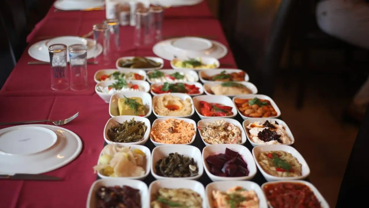 Selimiye Birtat Meyhanesi Kadıköy, Istanbul, IB