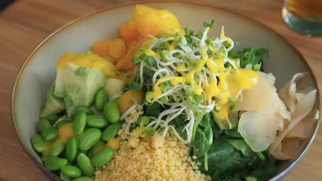Goldene Rakete (Ursula Straße) BOWLS-BURGER-SALADS, Munich, BY