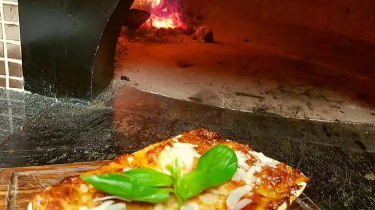 L'oro Di Napoli Ealing Branch, London, ENG