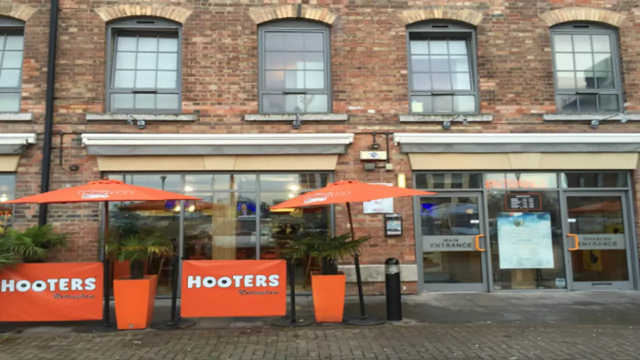 Hooters, Nottingham, ENG