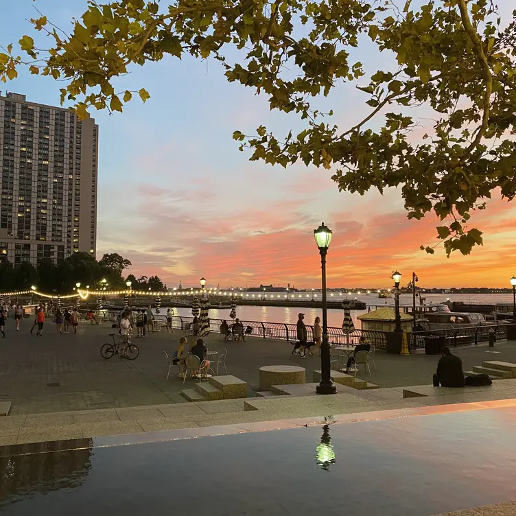 PJ Clarkes on the Hudson, New York, NY