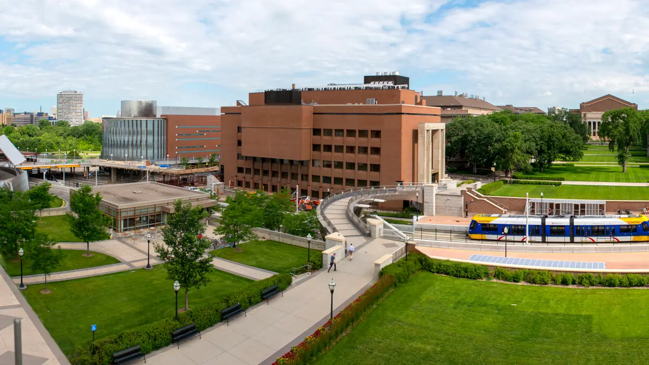 Athletes Village Nutrition Center - University of Minnesota, Minneapolis, MN