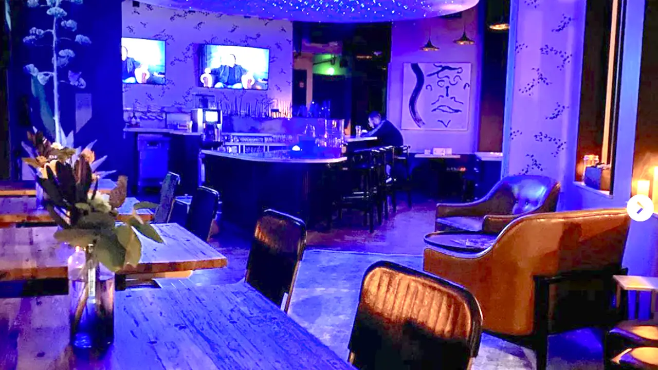 Comma Cafe Restaurant & Bar，CODenver