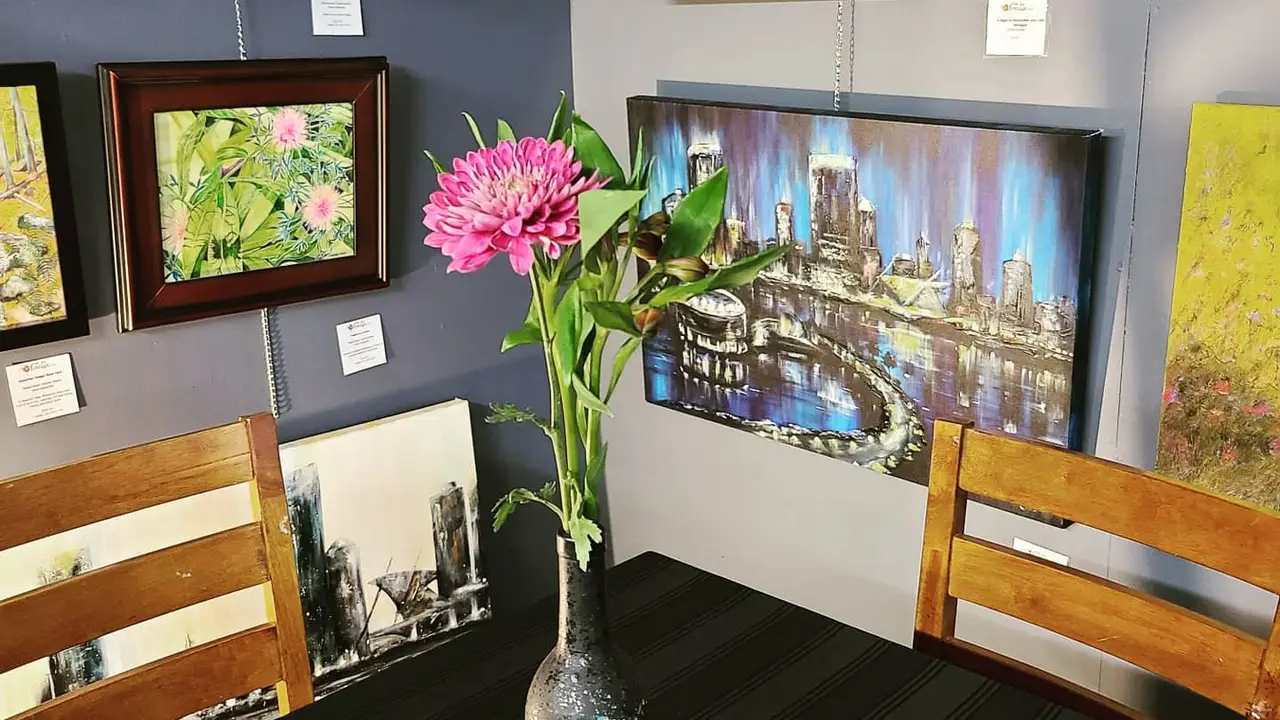 Art Lounge WI Menomonee Falls