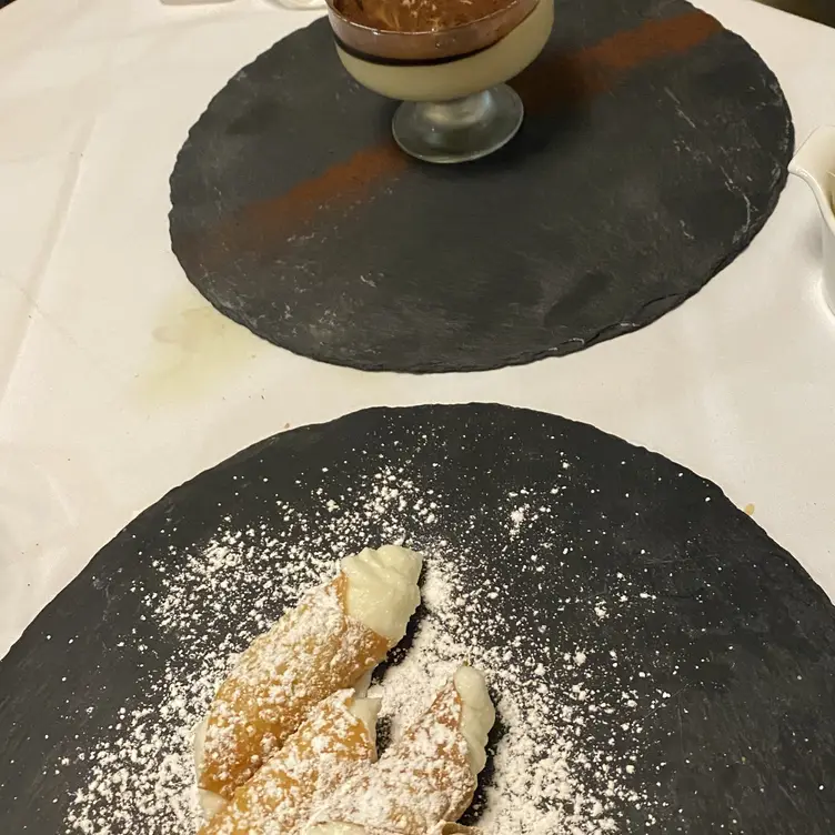 Ovest cucina e Vineria, Toronto, ON