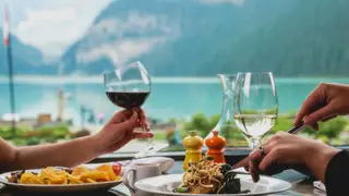 Una foto del restaurante Lakeview Lounge