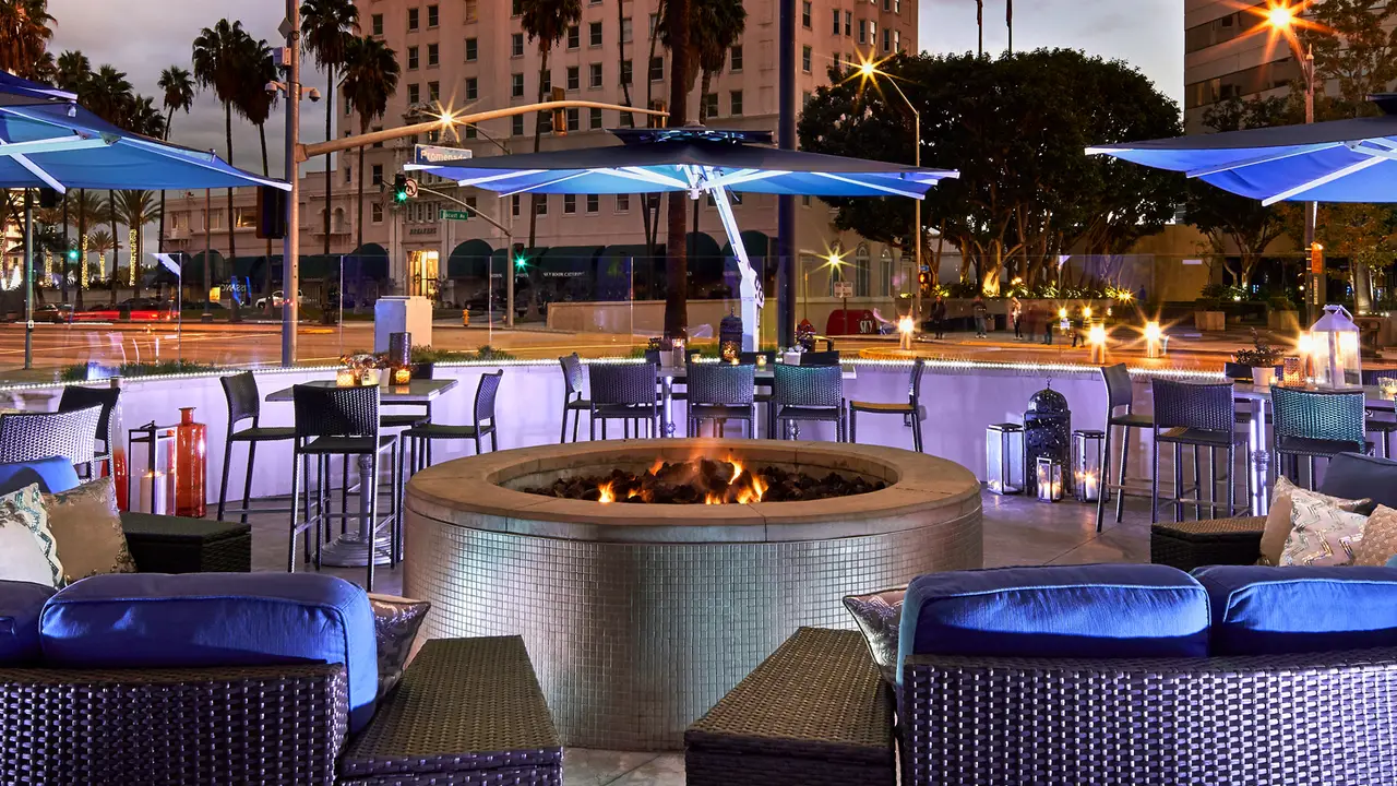 SIP Lounge, Long Beach, CA