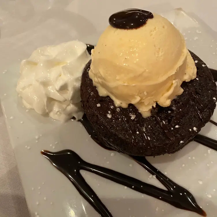 Franco's Metro Restaurant & Bar, Fort Lee, NJ