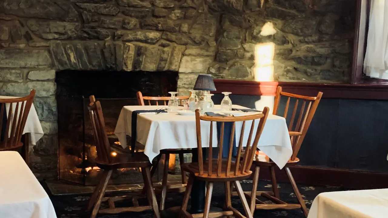 Historic Revere Tavern, Paradise, PA
