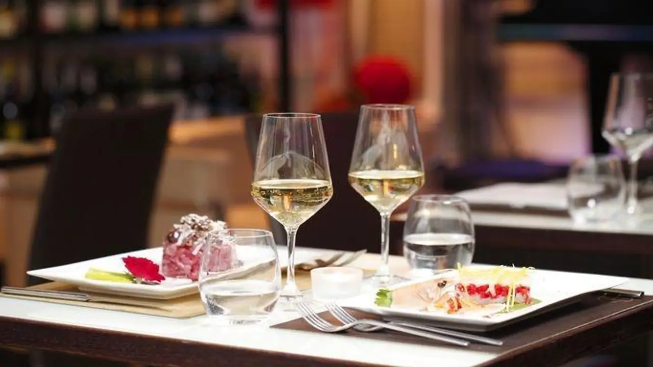 Elegance Cafe, Rome, LA