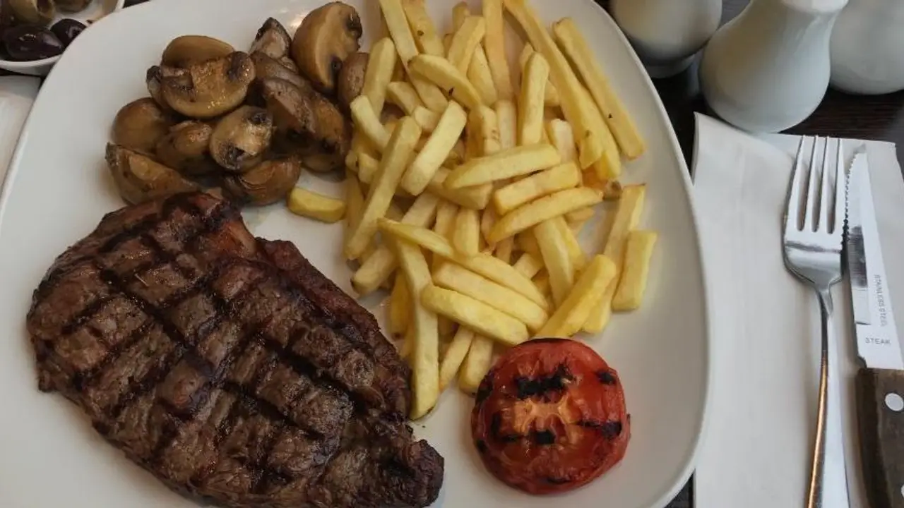 Bistro the Walk，ENGPotters Bar