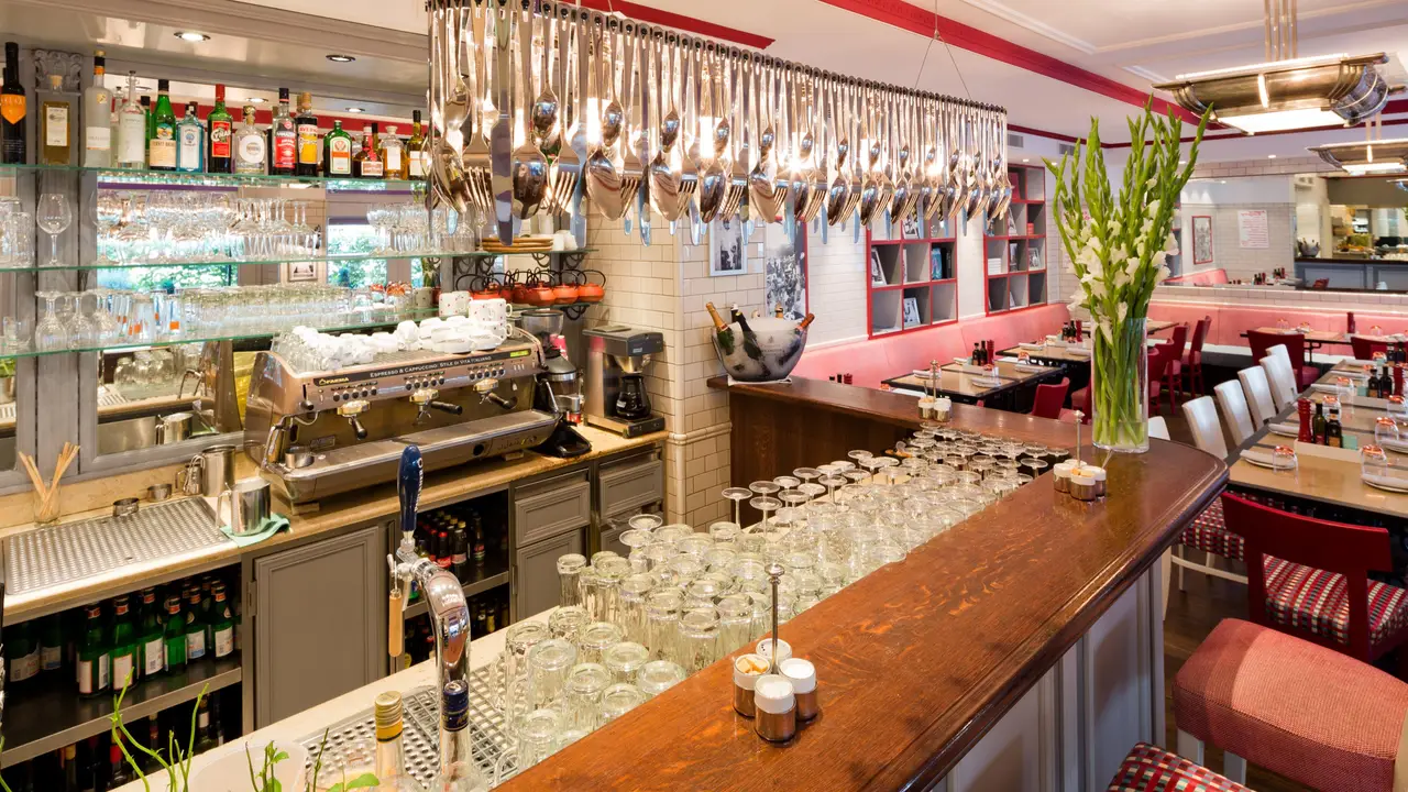 Bistro im Feinkostladen, Munich, BY